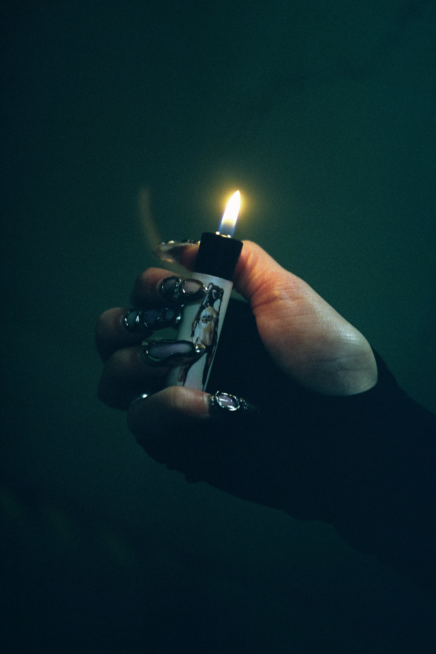 GLITTERING SHOKI LIGHTER